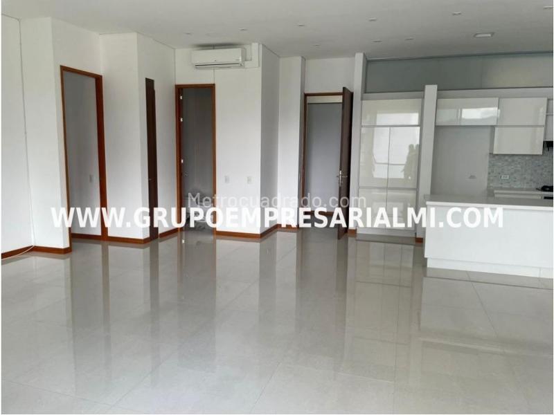 Luxury 2BR Apartment with 3 Baths in El Tesoro - 7