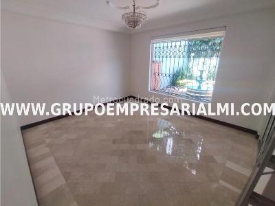 Casa de 4 alcobas en arriendo en El Poblado, Medellín, 320 m² · foto 17 de 20