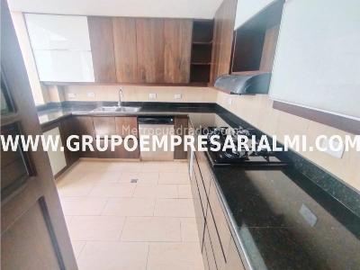 Casa de 4 alcobas en arriendo en El Poblado, Medellín, 320 m² · foto 2 de 20