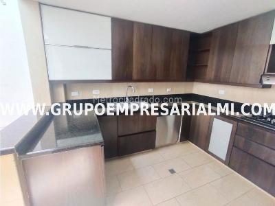 Casa de 4 alcobas en arriendo en El Poblado, Medellín, 320 m² · foto 3 de 20