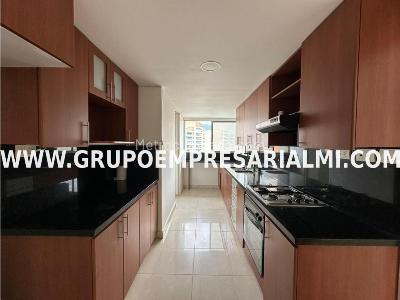 Apartamento en arriendo en El Poblado, Medellín · foto 2 de 17