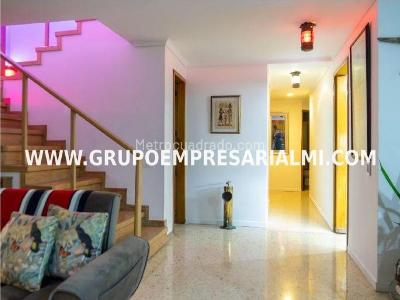 Apartamento de 4 alcobas en venta en El Diamante No. 2, Medellín, 243 m² · foto 12 de 20