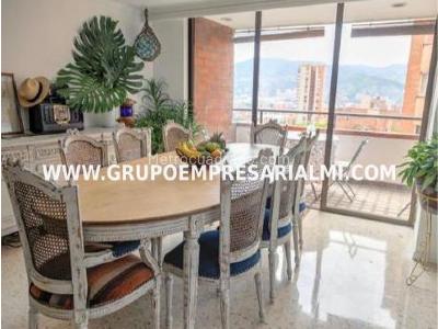 Apartamento de 4 alcobas en venta en El Diamante No. 2, Medellín, 243 m² · foto 14 de 20