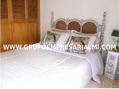 Apartamento de 4 alcobas en venta en El Diamante No. 2, Medellín, 243 m² · foto 16 de 20