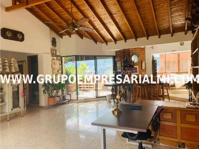 Apartamento de 4 alcobas en venta en El Diamante No. 2, Medellín, 243 m² · foto 1 de 20