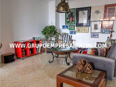 Apartamento de 4 alcobas en venta en El Diamante No. 2, Medellín, 243 m² · foto 8 de 20