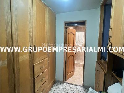Casa de 5 alcobas en venta en Los Colores, Medellín, 337 m² · foto 11 de 20