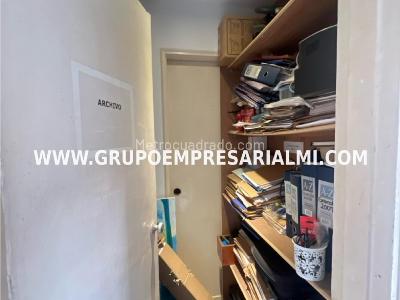 Casa de 5 alcobas en venta en Los Colores, Medellín, 337 m² · foto 16 de 20