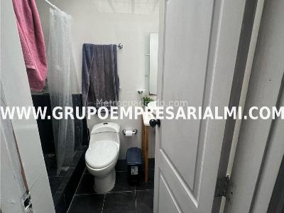 Casa de 5 alcobas en venta en Los Colores, Medellín, 337 m² · foto 19 de 20