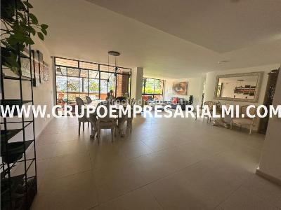 Apartamento de 4 alcobas en venta en El Poblado, Medellín, 440 m² · foto 2 de 20
