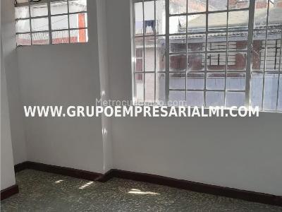 Apartamento de 4 alcobas en venta en Boston, Medellín, 93 m² · foto 3 de 18