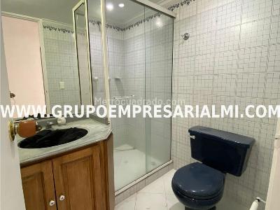 Apartamento de 3 alcobas en arriendo en Los Naranjos, Medellín, 145 m² · foto 12 de 17