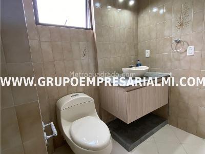 Apartamento de 3 alcobas en arriendo en Los Naranjos, Medellín, 145 m² · foto 13 de 17