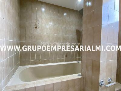 Apartamento de 3 alcobas en arriendo en Los Naranjos, Medellín, 145 m² · foto 15 de 17