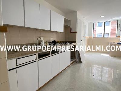 Apartamento de 3 alcobas en arriendo en Los Naranjos, Medellín, 145 m² · foto 2 de 17