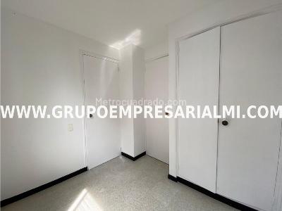 Apartamento de 3 alcobas en arriendo en Los Naranjos, Medellín, 145 m² · foto 4 de 17