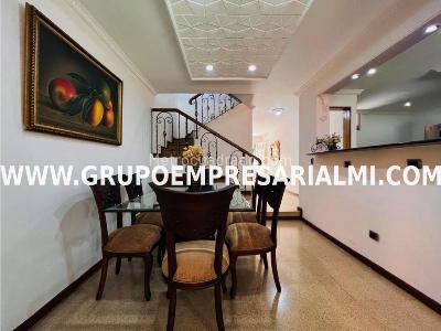 Apartamento de 4 alcobas en arriendo en Loma De Los Bernal, Medellín, 200 m² · foto 4 de 20