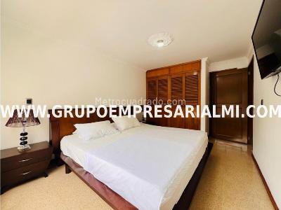 Apartamento de 4 alcobas en arriendo en Loma De Los Bernal, Medellín, 200 m² · foto 13 de 20