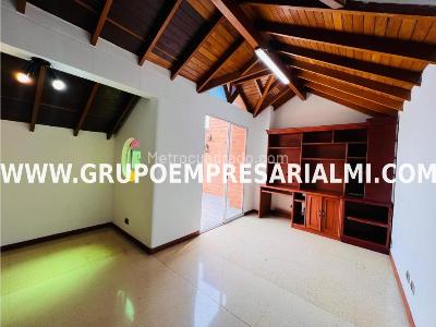 Apartamento de 4 alcobas en arriendo en Loma De Los Bernal, Medellín, 200 m² · foto 18 de 20