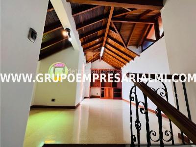 Apartamento de 4 alcobas en arriendo en Loma De Los Bernal, Medellín, 200 m² · foto 19 de 20