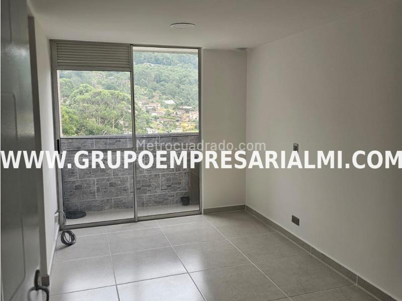 Apartamento de 3 Alcobas en Piso 18 con Jacuzzi en Pajarito, Robledo - 8