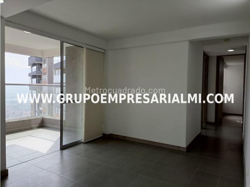 Charming 3BR Apartment in Belen - 9