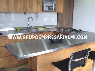 Apartaestudio en arriendo en El Poblado, Medellín, 40 m² · foto 2 de 20