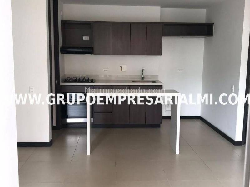Apartamento Espectacular de 2 Alcobas en Altos del Poblado - 2