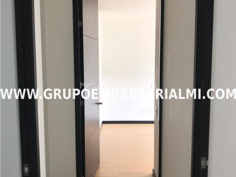 Apartamento Espectacular de 2 Alcobas en Altos del Poblado - 3