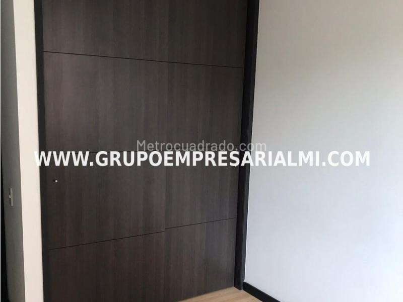 Apartamento Espectacular de 2 Alcobas en Altos del Poblado - 4