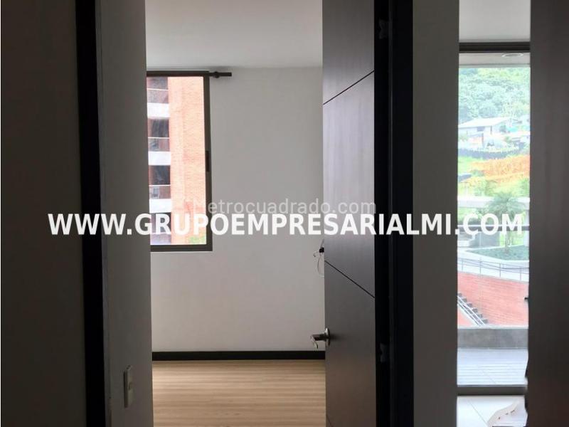 Apartamento Espectacular de 2 Alcobas en Altos del Poblado - 5