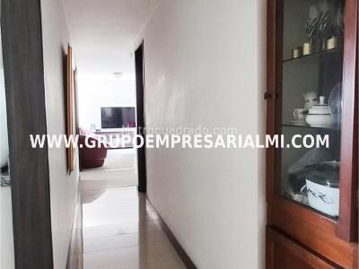 Apartamento de 3 alcobas en arriendo en Conquistadores, Medellín, 135 m² · foto 12 de 24