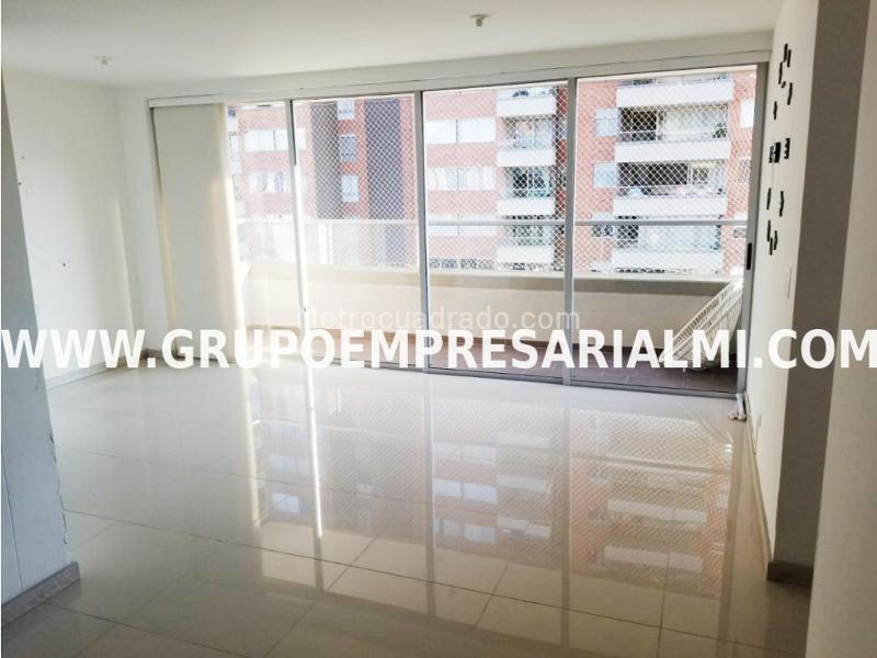 Spectacular 3BR Apartment in Calasanz - 2