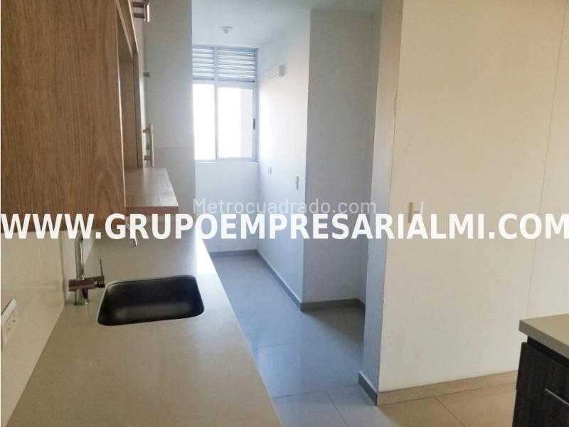 Spectacular 3BR Apartment in Calasanz - 6