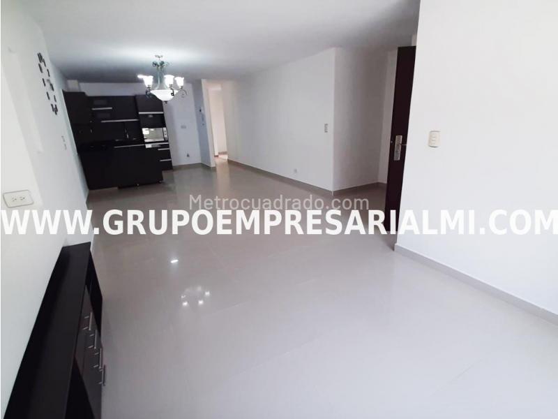 Spacious 3BR Apartment in La Castellana