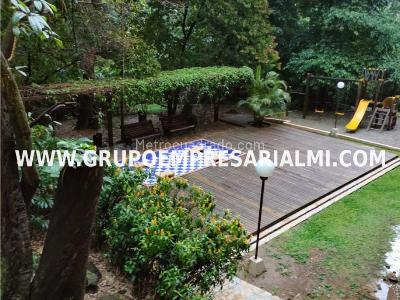 Apartamento de 3 alcobas en arriendo en Lalinde, Medellín, 166 m² · foto 15 de 20