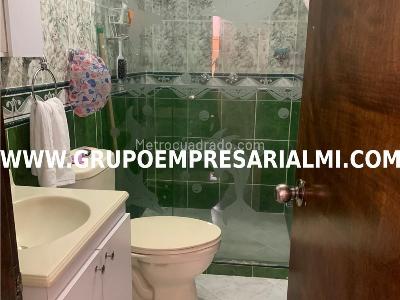 Casa de 2 alcobas en venta en Guayabal, Medellín, 141 m² · foto 3 de 10
