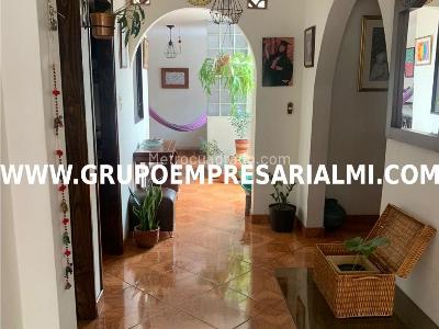 Casa de 2 alcobas en venta en Guayabal, Medellín, 141 m² · foto 5 de 10