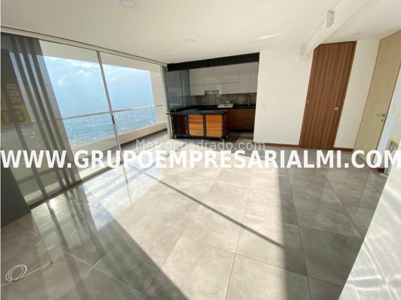 Luxurious 3BR Apartment in Loma del Indio
