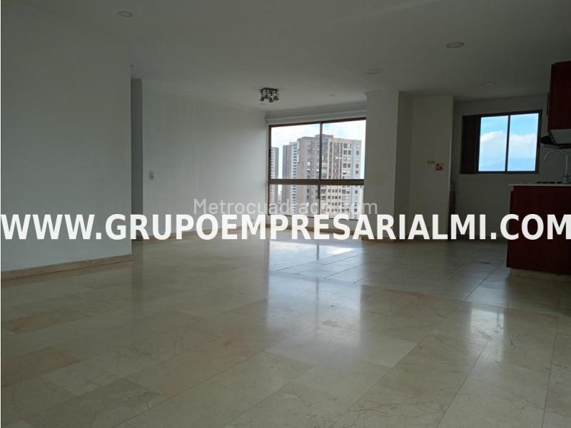Apartamento Amplio de 3 Alcobas en El Poblado - 3