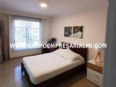 Apartamento de 3 alcobas en venta en Laureles, Medellín, 180 m² · foto 10 de 20