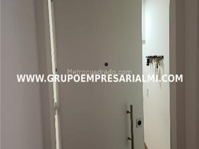 Apartamento de 3 alcobas en venta en Laureles, Medellín, 180 m² · foto 16 de 20