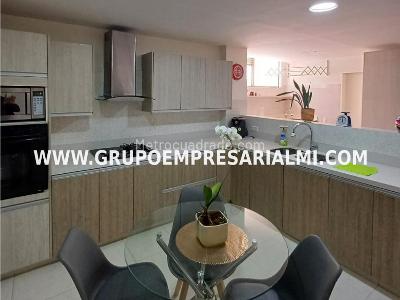 Apartamento de 3 alcobas en venta en Laureles, Medellín, 180 m² · foto 3 de 20
