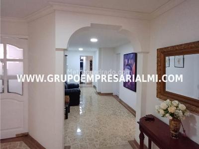Apartamento de 3 alcobas en venta en Laureles, Medellín, 180 m² · foto 5 de 20