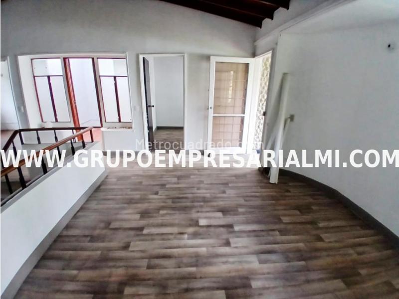 Casa Amplia de 5 Alcobas con Cocina Moderna en Laureles - 6