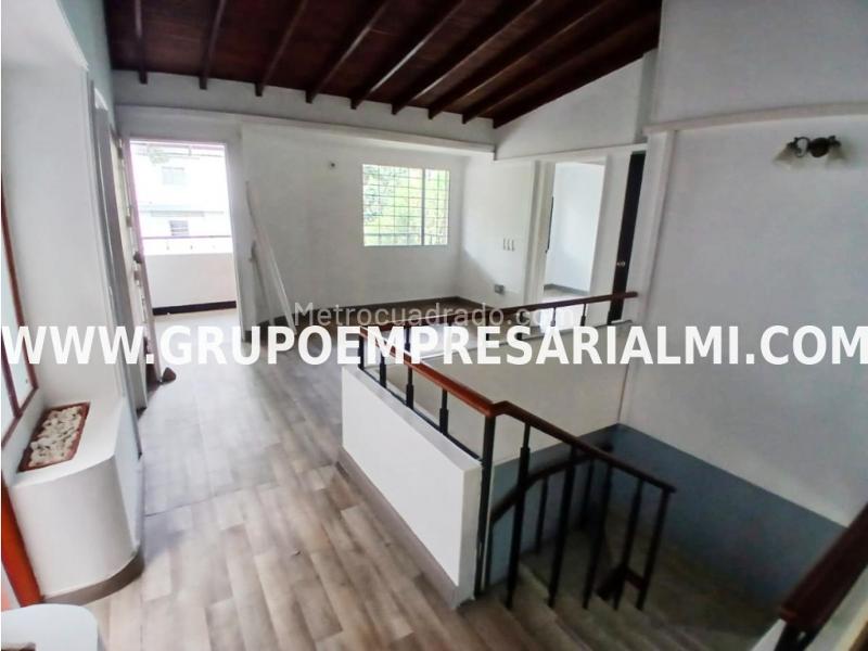 Casa Amplia de 5 Alcobas con Cocina Moderna en Laureles - 7