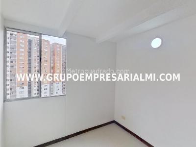 Apartamento de 2 alcobas en venta en Madera, Bello, 59 m² · foto 10 de 19