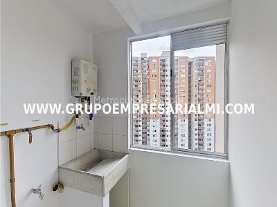 Apartamento de 2 alcobas en venta en Madera, Bello, 59 m² · foto 15 de 19