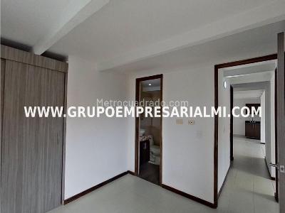 Apartamento de 2 alcobas en venta en Madera, Bello, 59 m² · foto 7 de 19