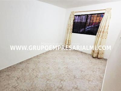 Casa de 5 alcobas en venta en Manrique, Medellín, 194 m² · foto 4 de 17